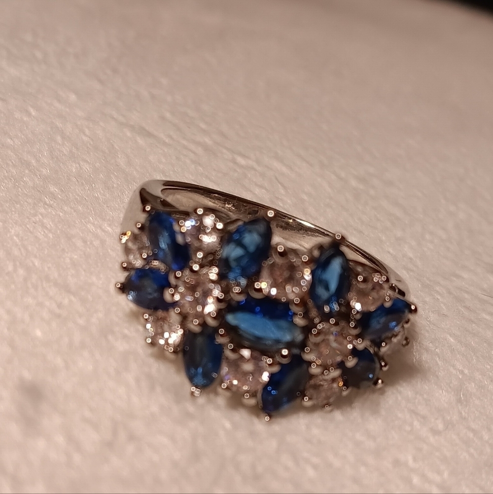 Estament ring Sz 9  Silver  gift box